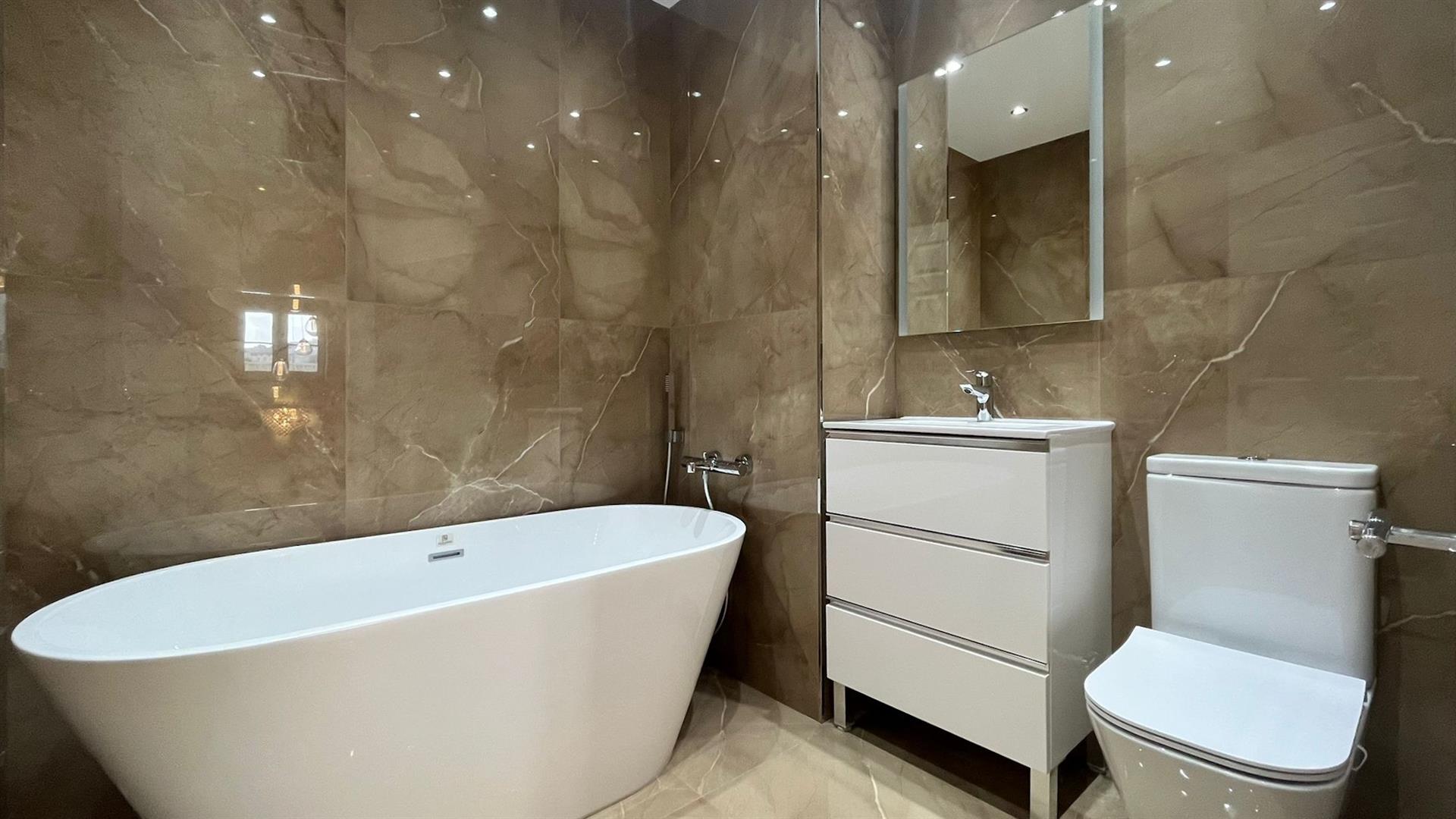 Image of Apartment - 3 Bedrooms - 2 Bathrooms for Rental in Ordnance Wharf-Gibraltar, Image 7